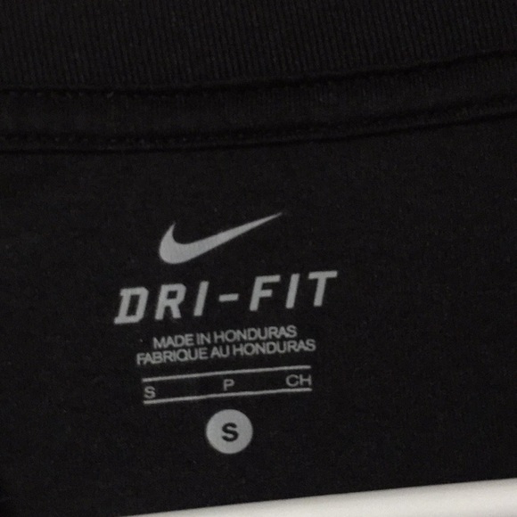 Nike t shirt - Picture 2 of 2